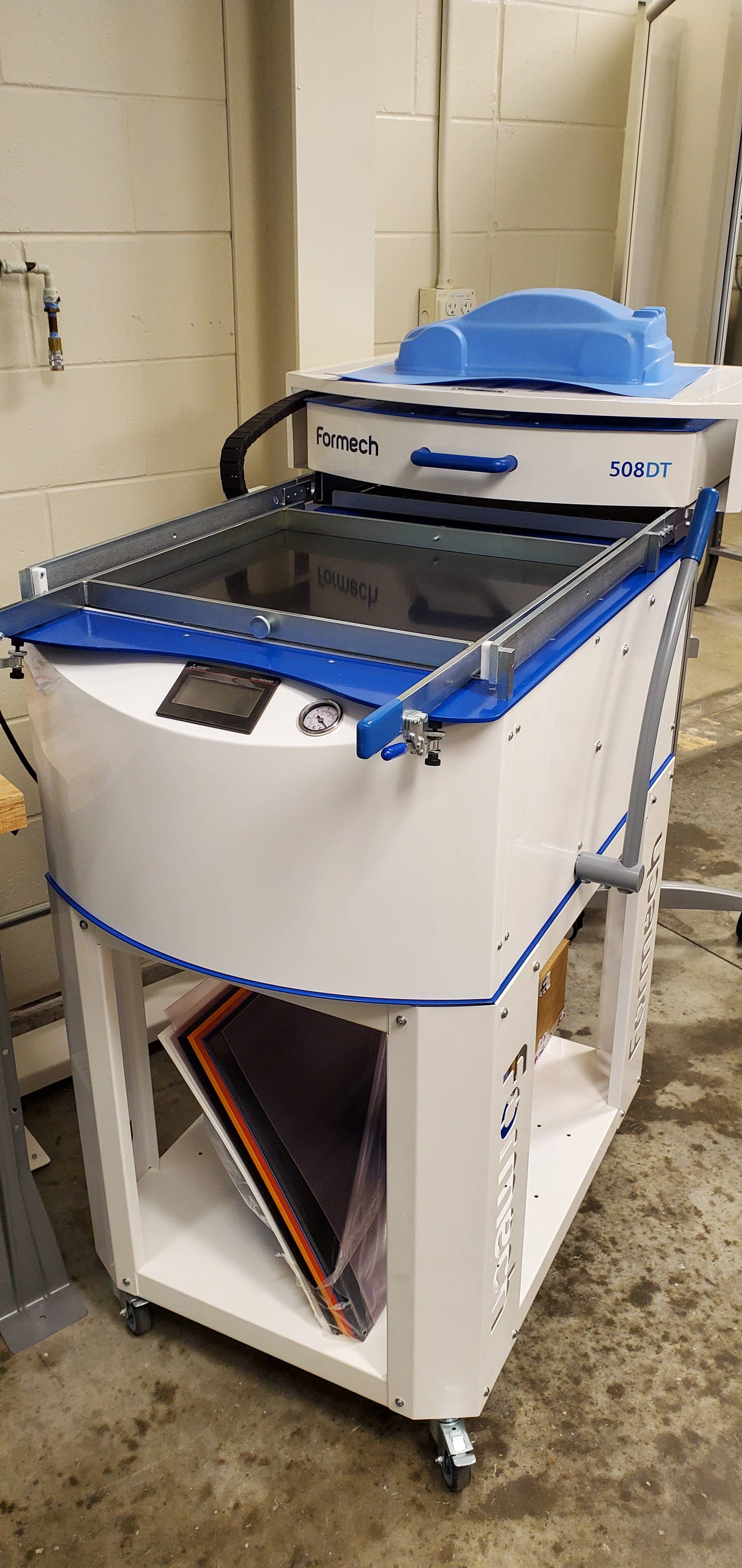 thermoforming machine in the rapid prototyping lab